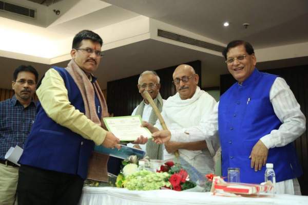 Satendra Singh was awarded as “Clean, Green, Promotion-2017 Award” by Padam Bhushan Sri Bindeshwar Pathak -Founder Sulabh International. Program was organised by Birds foundation in New Delhi.